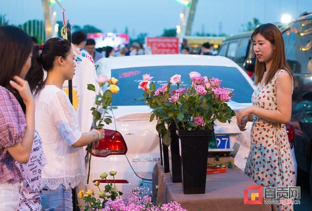 地摊走起！自贡人熟悉的烟火气又回来了