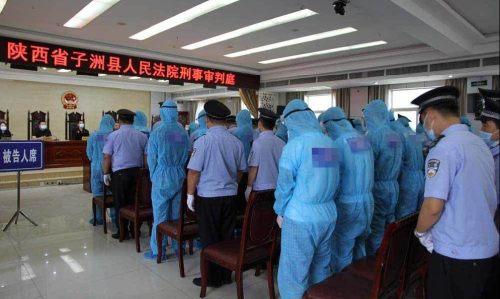 涉嫌敲诈勒索、寻衅滋事、聚众斗殴等多起刑事