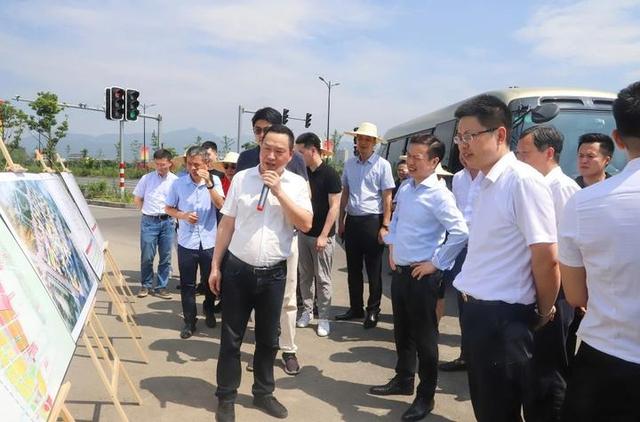 在“接轨大上海 融入长三角”中打头阵、当先锋