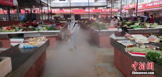 湖北多地农贸市场开展全面消杀工作