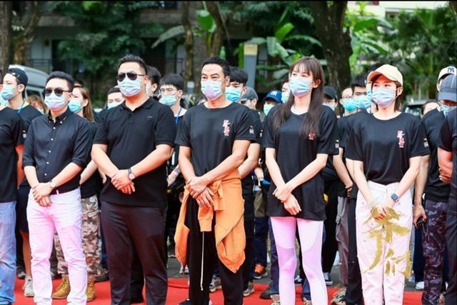 早报超有料丨王力宏为毕业生弹唱《我们的歌》