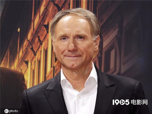 《达·芬奇密码》作者离婚 前妻曝其曾多次出轨