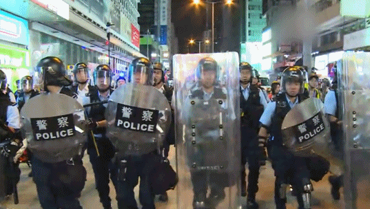 昨晚，香港感动中国