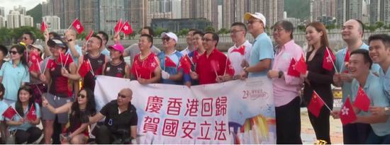 昨晚，香港感动中国