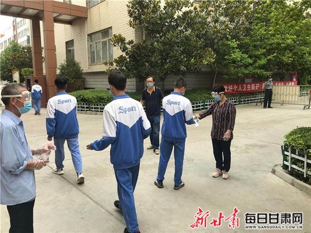 秦州区开展应急演练 确保防疫高考两不误