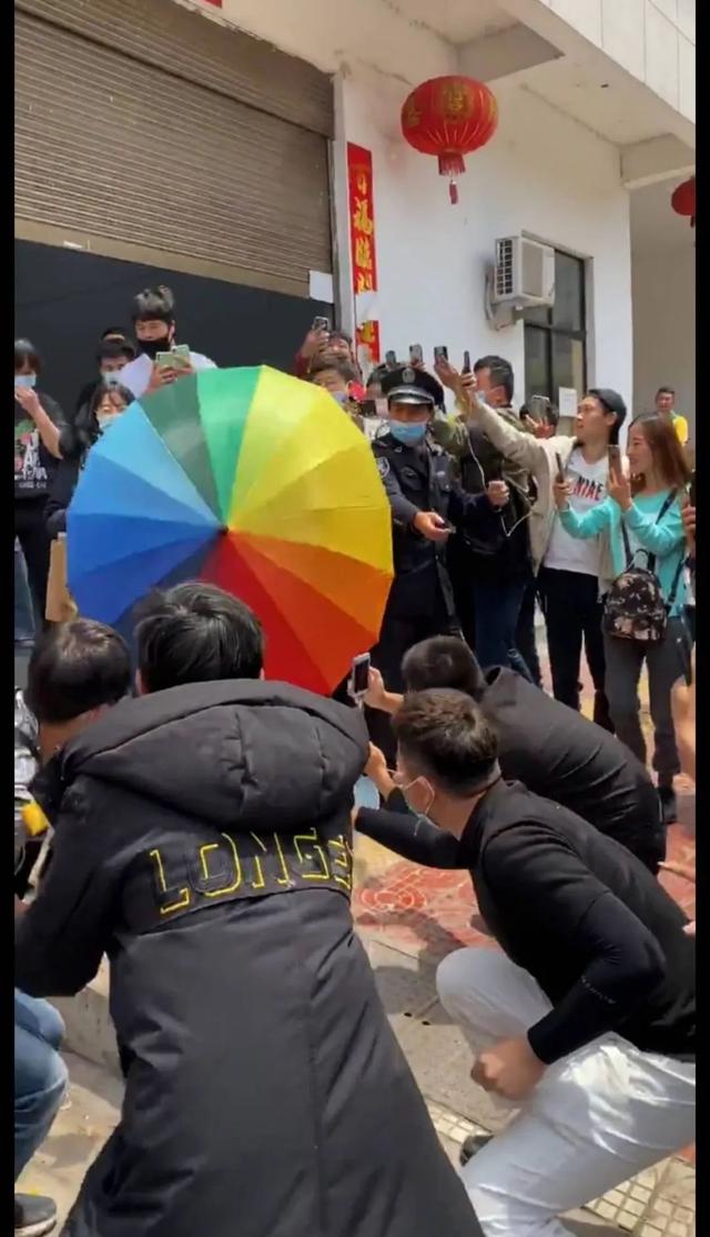 独家观察｜|从为爱发电到黑色产业链，起底明星