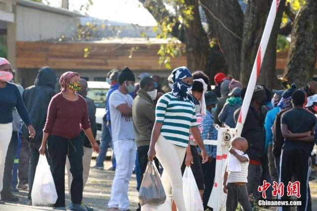 美国单日新增确诊连续两日超7万例 印度累计确诊破百万