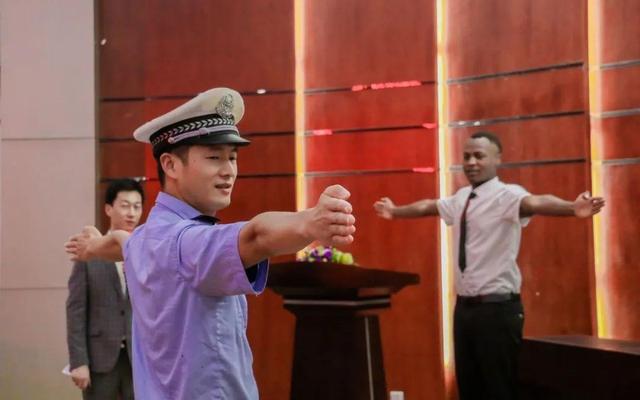 尊重生命·共享平安 湖南中医药大学国际生“法制大课堂”开课