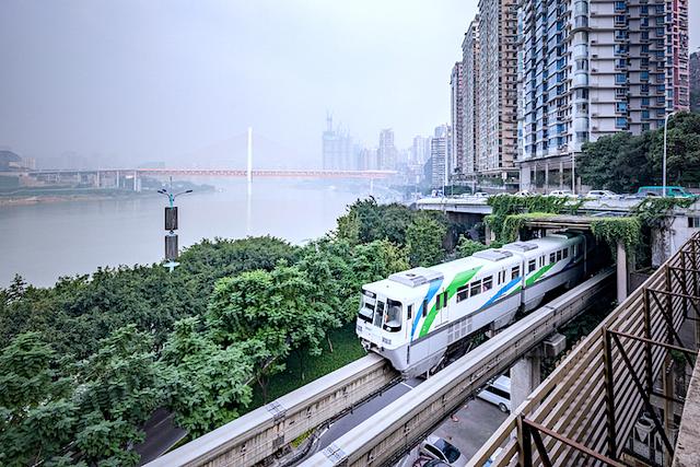重庆48小时 |在这座火辣的城市里，体验它的5D魔幻感
