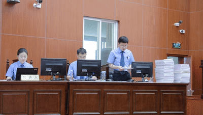 被控受贿2200余万元，颍上原县委书记熊德超涉嫌受贿案一审开庭