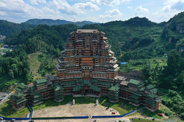 独山烧掉400亿的烂尾工程应科学“收尾”