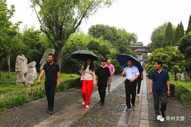 江苏省山东商会会长黄江波一行来青考察