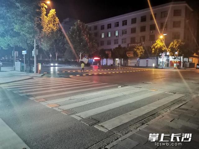 智慧斑馬線會(huì)跟隨閃爍“過街神器”來瀏陽了