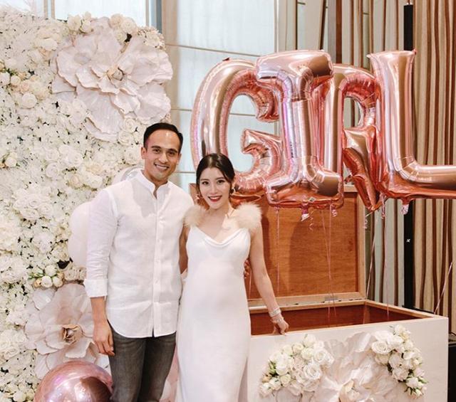 刘德华小姨子陈雪铃首晒全家福 脸色红润状态好