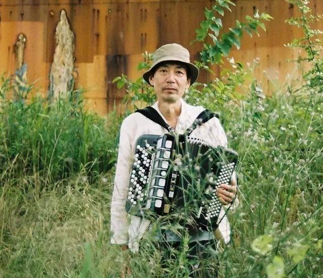 日本音乐人铃木常吉去世,曾演唱《深夜食堂》主题曲