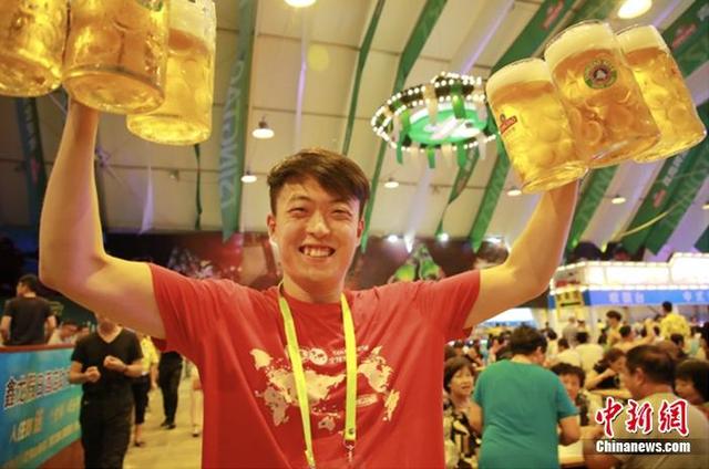 又是一年啤酒香 第30届青岛国际啤酒节开幕