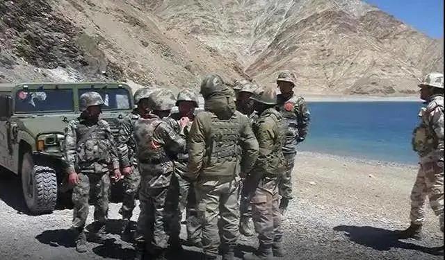 印军后院再起火，补给线难修复，一线士兵躲进洞穴，军内矛盾激化