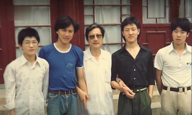 “歌坛鬼才”韩磊：妻子比他小16岁，“浪子”在婚姻中发生的巨变