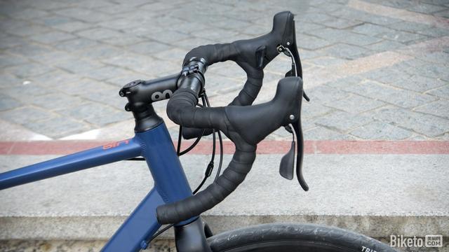 不到3000元的亲民大牌 迪卡侬Triban RC120碟刹公路车评测