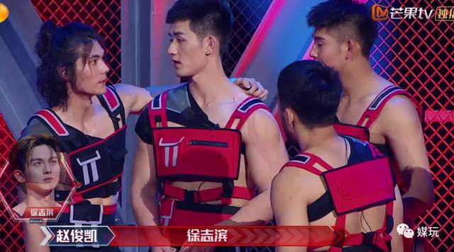 《运动吧少年》首播测评：这不是肌肉男选秀，这就是道具综艺