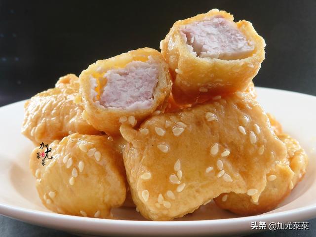 年夜饭小吃：分享芋头好吃的做法，加点面粉，香脆糯口，小孩超爱