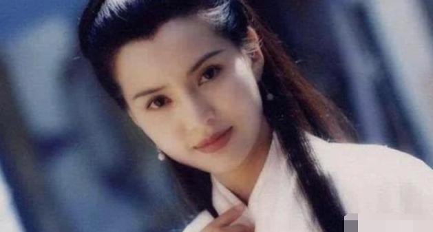 李若彤健身过度，壮似“金刚芭比”，被调侃：