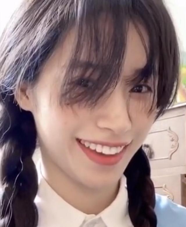 《青2》段小薇实力COS小夫，偶像包袱掉一地，让人又好笑又心疼