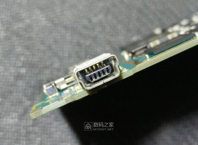 內置機械硬盤！諾基亞曾經的黑科技手機N91詳細拆解+硬件簡單分析
