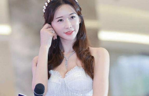 林志玲那时有多撩人？那年她真的很清纯，网友：难怪黑泽这么喜欢