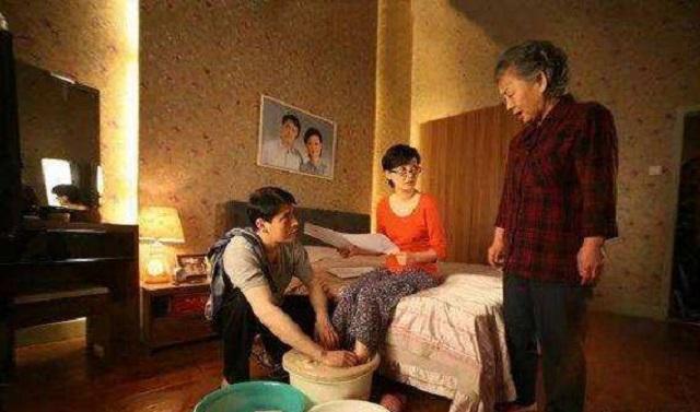 上门女婿哭诉：吃块鸡肉都要被骂，我太难了