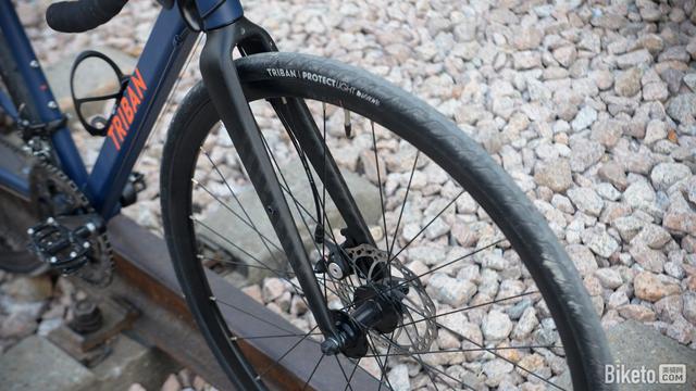 不到3000元的亲民大牌 迪卡侬Triban RC120碟刹公路车评测