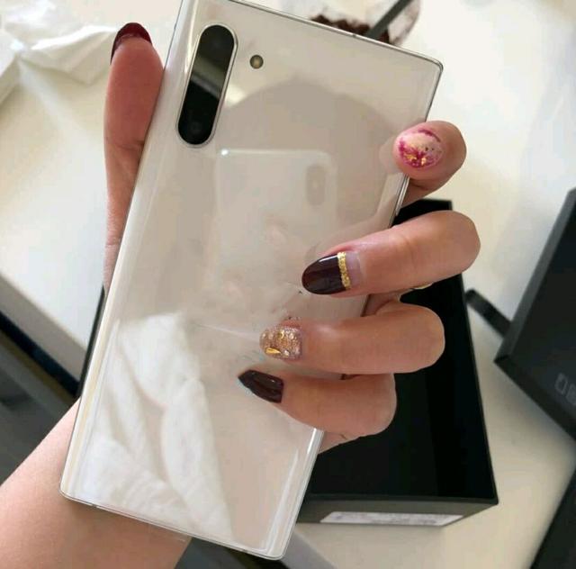 大降1800元，顶级三星屏+IP68防水，网友依然无动于衷