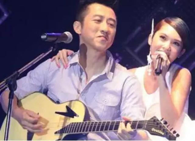 乘风破浪的伊能静，和她背后的两个男人