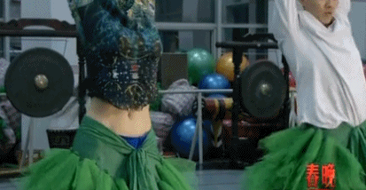 62岁杨丽萍：她一出道就自带光环，熟龄天真下是极致女权主义！