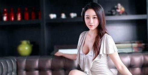 出演《色即是空》身价飙升，42岁女神嫁网红，真爱前一切都是"渣"