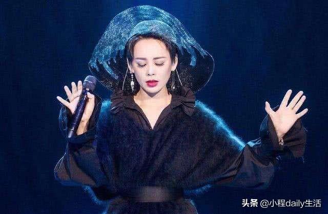 《浪姐》宁静被催交作业，网友笑着说道：像极