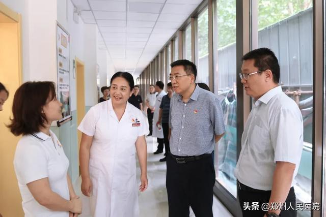 河南中医药大学党委书记别荣海一行来院调研