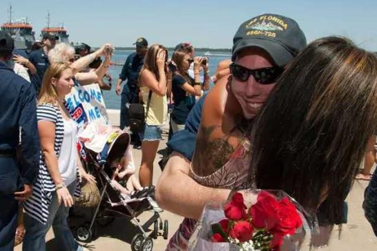 曾爆出“强奸名单”，佛罗里达号核潜艇回港，执行2年半秘密任务