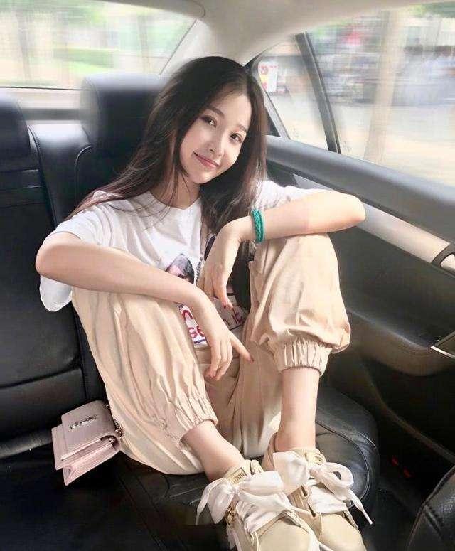 刚出道就拉开差距？赵小棠连上两部综艺，许佳琪和孔雪儿却忙掐架