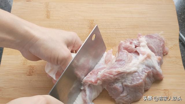 客家这一碗汤很出名，传统味道营养好喝，一人一碗，喝一口就爱上