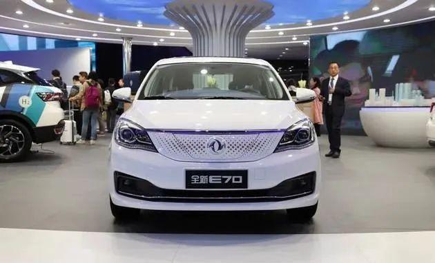 岚图“赶鸭子上架”：一汽红旗复兴提速，东风“坐不住”了