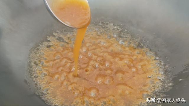 土豆加1根苦瓜这样做，出锅孩子吃不停嘴，口感好味又香，超解馋