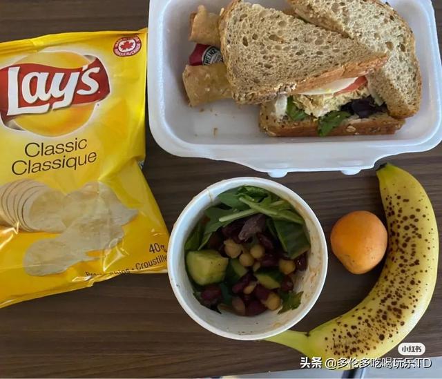 从国内回加拿大de隔离日记：隔离酒店每天吃的是这样的...