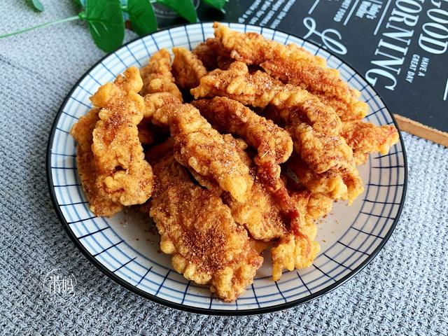 鸡胸肉别水煮了，试试这样做，香酥脆口，出锅瞬间被扫光，解馋