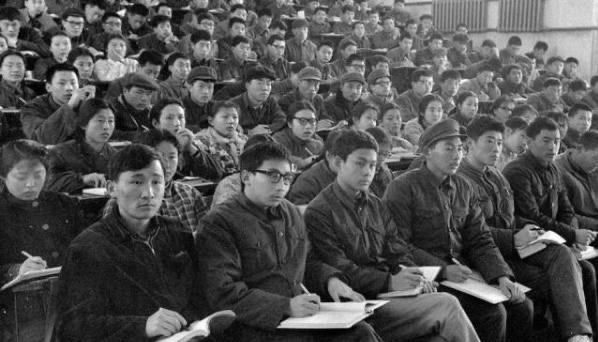 1997年，全国第一个女状元语文仅差一分就满分，