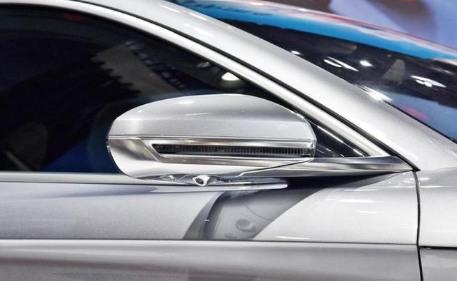 BYD旗舰轿车全球首发，车长4米96配隐藏门把手，4.7秒就能破百