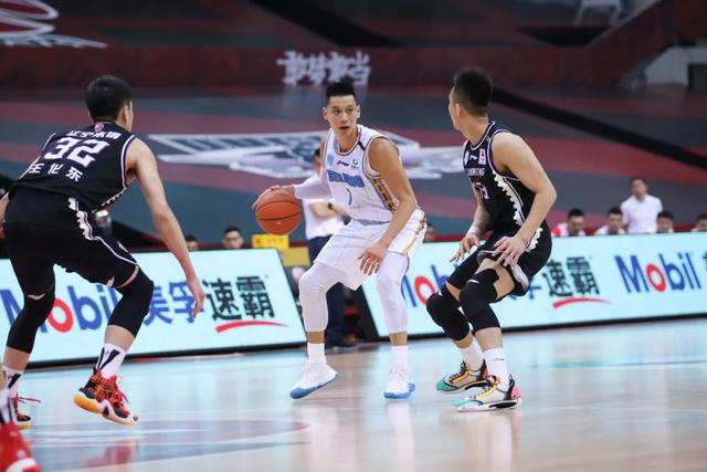 狂言君：郭艾伦迷失辽宁全员莽夫 阿联宝刀未老