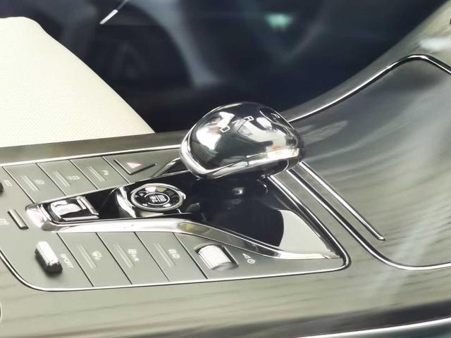 比亚迪汉到店实拍，霸气侧漏 特斯拉MODEL3真的慌