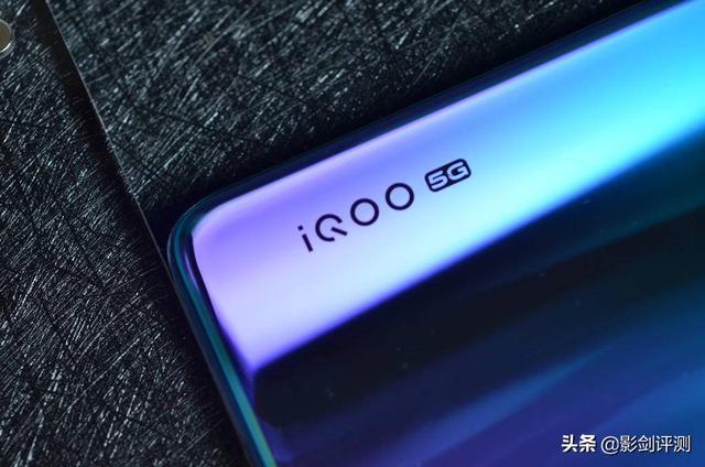 发烧友眼中的性价比水桶旗舰机：HIFI音质+长续航