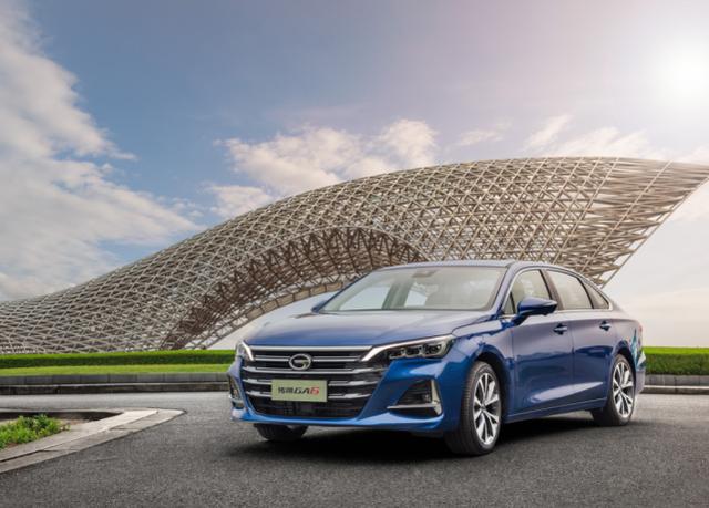 这才是“最亲民”B级车！舒适性媲美雅阁，配真